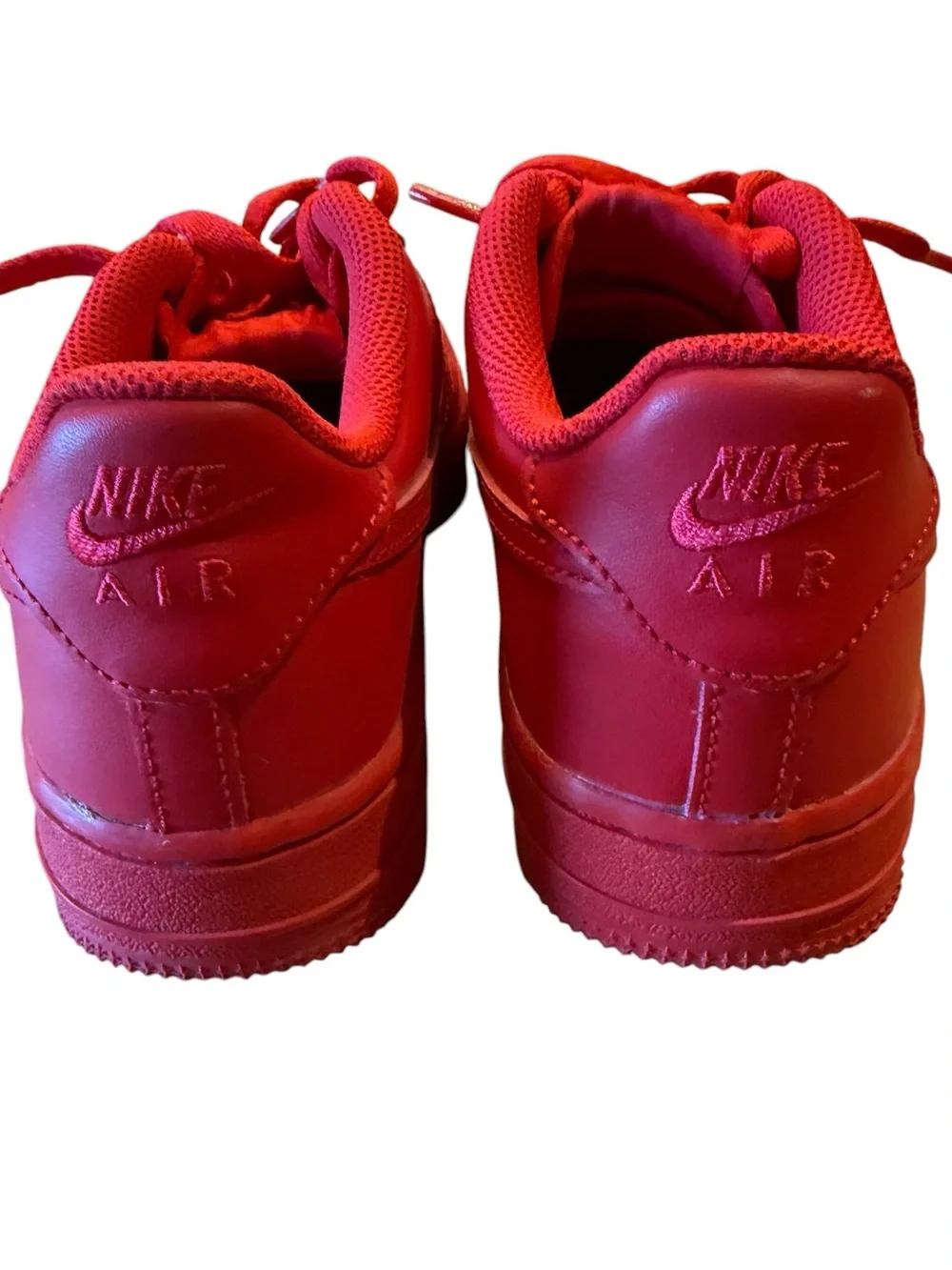Nike Air Force 1 Kids Size 5.5 University Red Low Top Sneakers